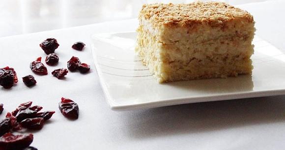 Ciasto Raffaello na zimno z herbatnikami i budyniem