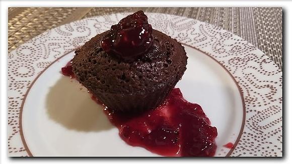 Muffinki brownie z malinami