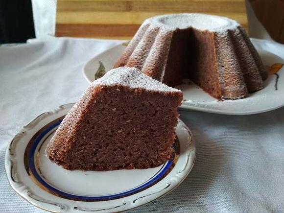 Babka jogurtowa - delikatna i wilgotna na każdą okazję
