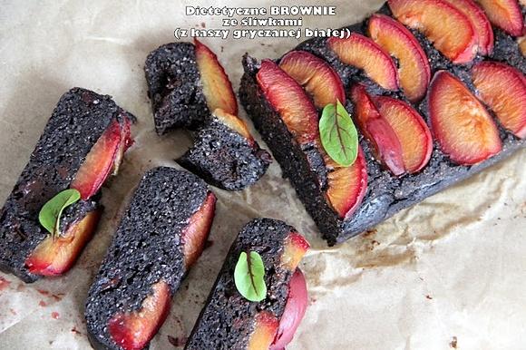 Dietetyczne brownie ze śliwkami z kaszy gryczanej