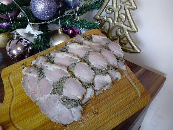 Karkówka faszerowana pieczarkami