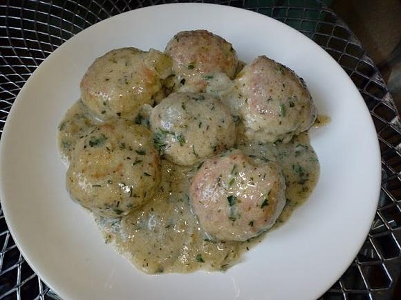 Pulpety w sosie śmietanowo-ziołowym