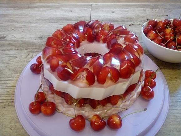 Babka na zimno z czereśniami