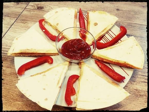 Mini quesadilla z boczkiem z tostera