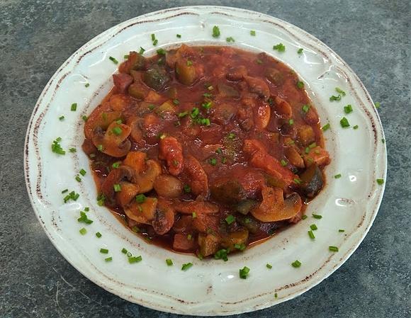 Bigos z kiszonych ogórków