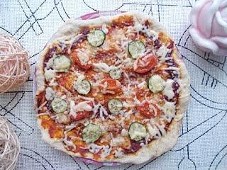 Pizza na orkiszowo‑owsianym spodzie