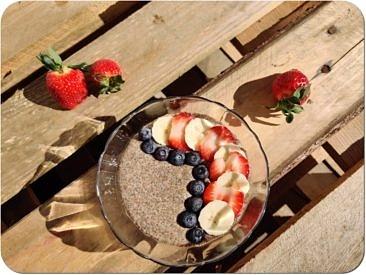Pudding z chia z owocami