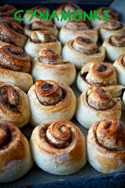 Cynamonki drożdżowe z nadzieniem cynamonowym