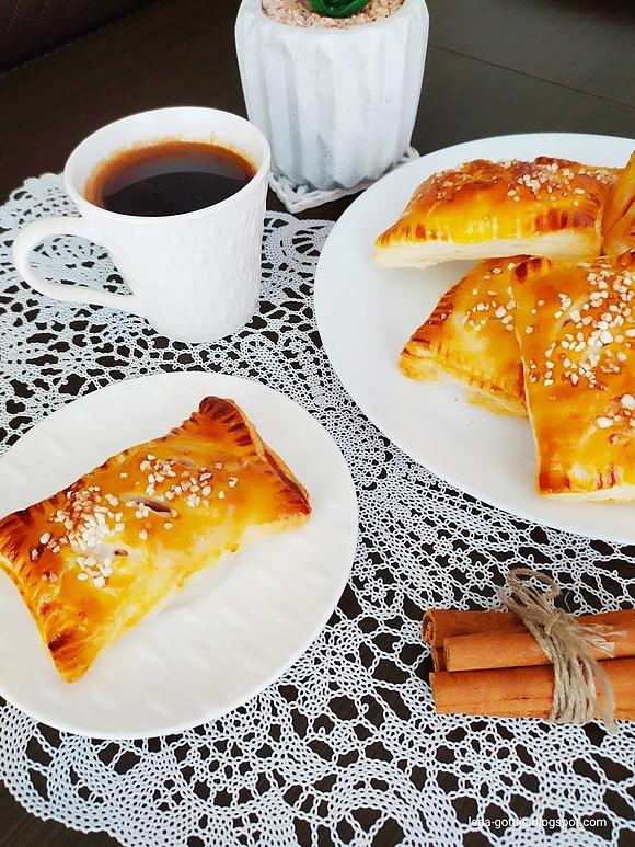 Ciastka francuskie z jabłkami