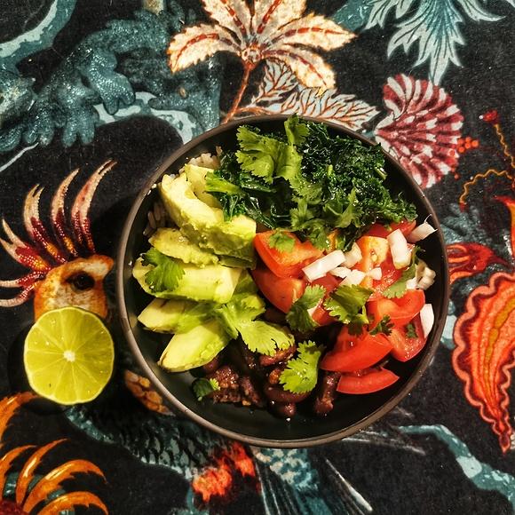 Burrito bowl z fasolą chipotle