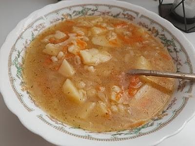 Zupa krupnik na pęczaku z pieczarkami