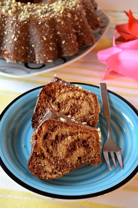 Babka z masłem orzechowym i czekoladą