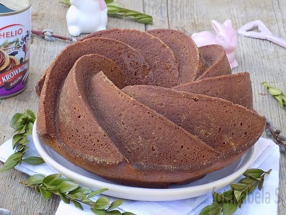 Wielkanocna babka z masą kukułkową