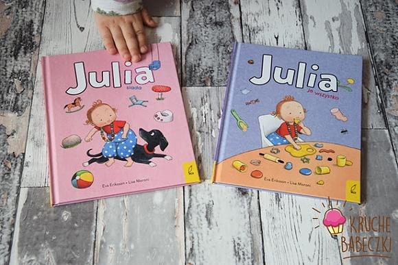 Julia siada i je wszystko