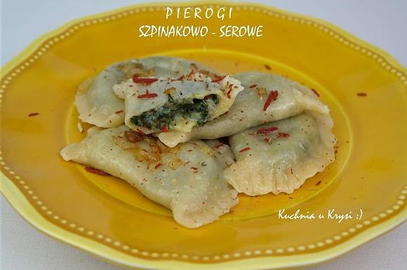 Pierogi szpinakowo-serowe z mozzarellą