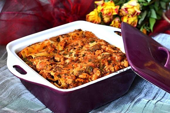 Cannelloni z mięsem w sosie pomidorowym