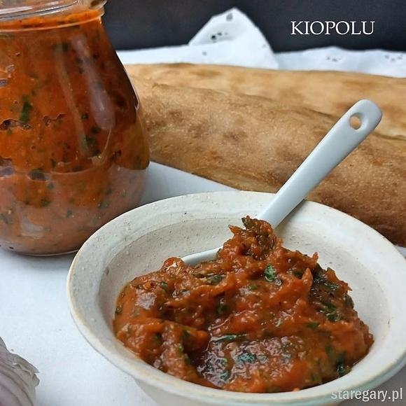 Kiopolu - bułgarska pasta z bakłażana, papryki i pomidorów