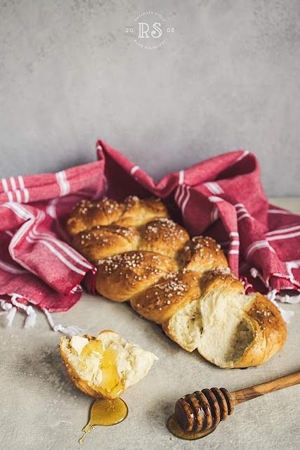 Łatwa chałka - szybki przepis na drożdżowe pieczywo