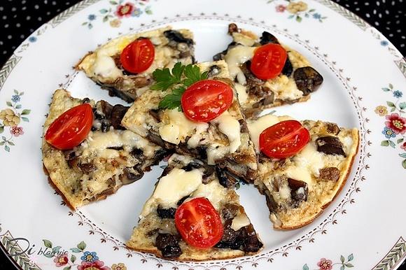 Omlet z serem i pieczarkami