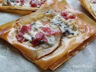 Ciasto filo z serem gorgonzola i gruszką