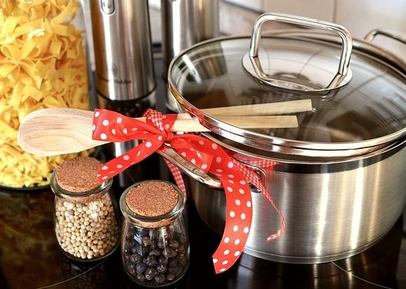 Patelnie i garnki Ambition ułatwiające gotowanie