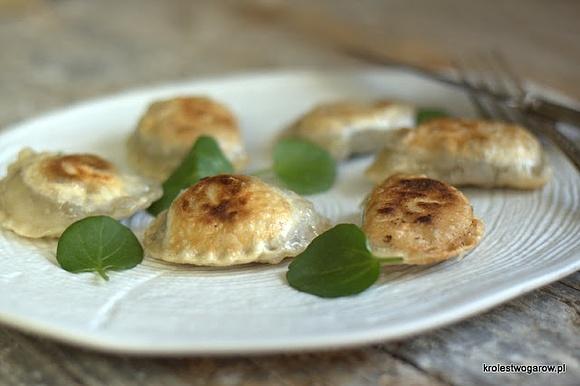 Pierogi z mięsem i pieczarkami