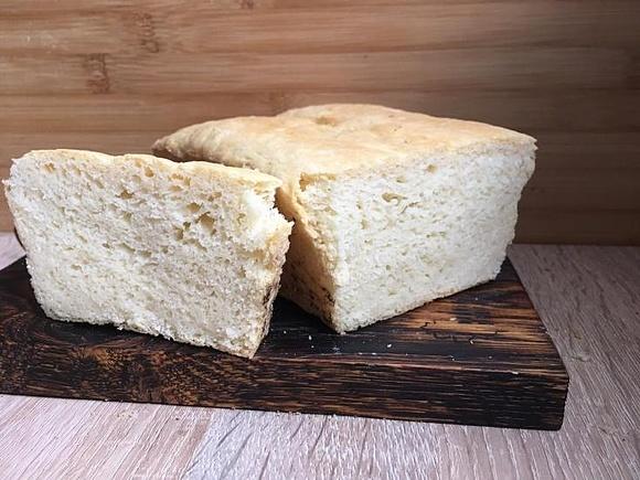 Maślany puszysty chlebek
