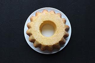 Babka cytrynowa z lukrem