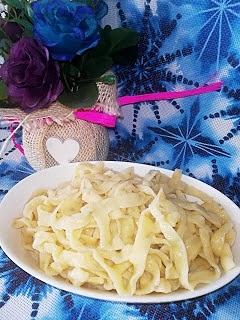Domowy makaron z bazylią i oregano
