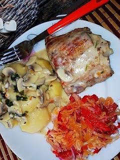 Żeberka w sosie pieczarkowym