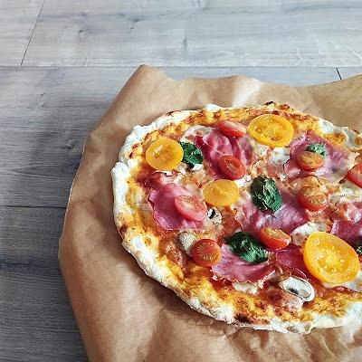 Pizza na cienkim cieście