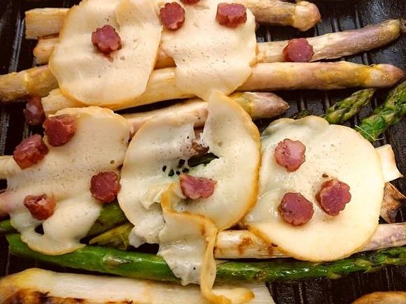 Szparagi grillowane pod serem i pieczone