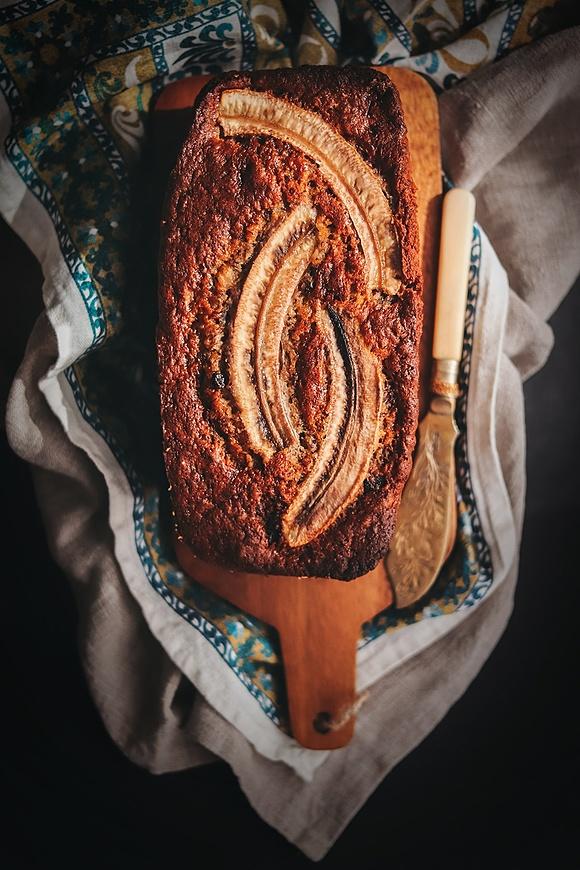 Kwarantannowy chlebek bananowy z orzechami i czekoladą