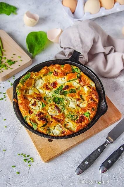 Pieczony naleśnik dutch baby na słono