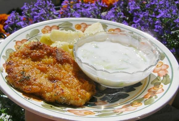 Kotlet schabowy w panierce z paluszków solonych