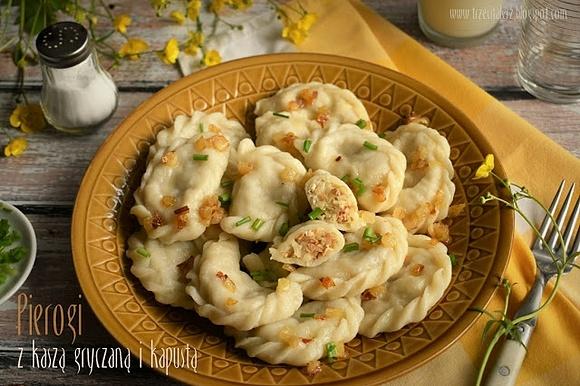 Pierogi z kaszą gryczaną i kapustą – kuchnia podkarpacka