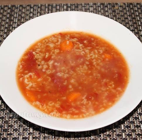 Zupa pomidorowa z ryżem