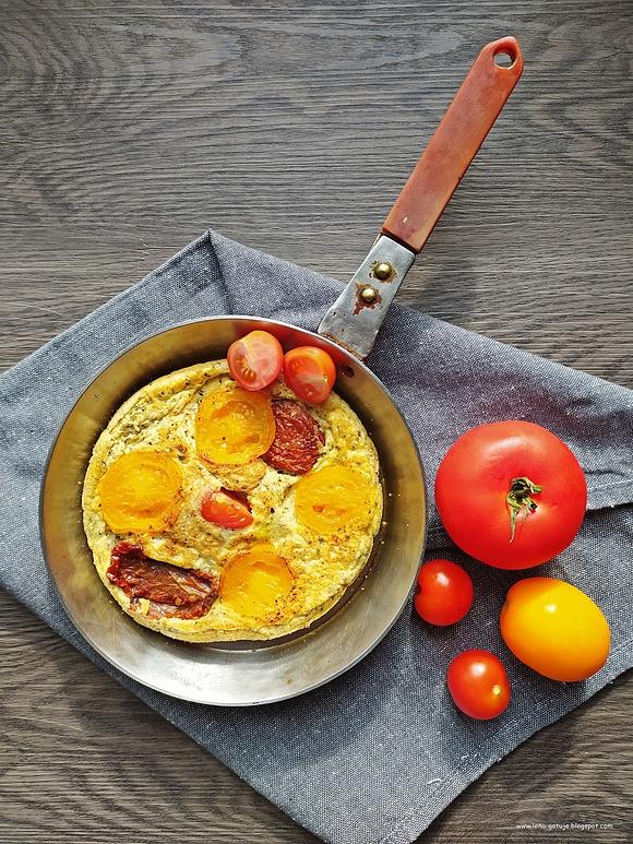 Omlet z pomidorami