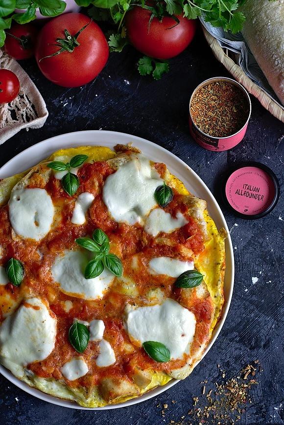 Omlet a’la pizza Margherita