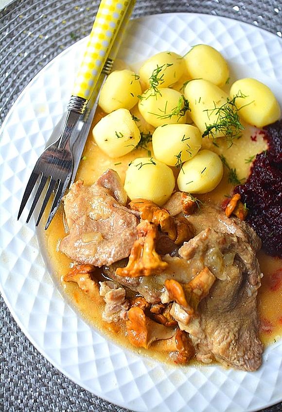 Bitki wieprzowe w sosie kurkowym