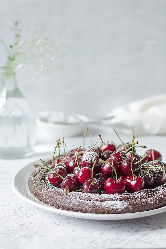 Szwedzkie ciasto kladdkaka – bez mąki, czekoladowe