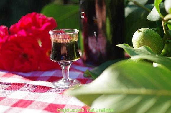 Nocino włoski likier z zielonych orzechów