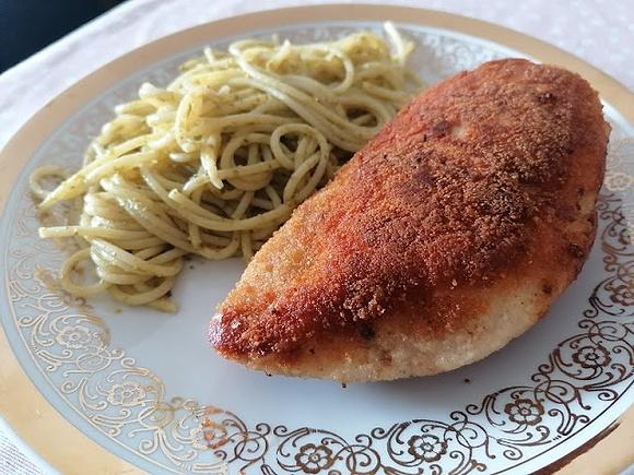 Chrupiąca pierś z kurczaka faszerowana mozzarellą