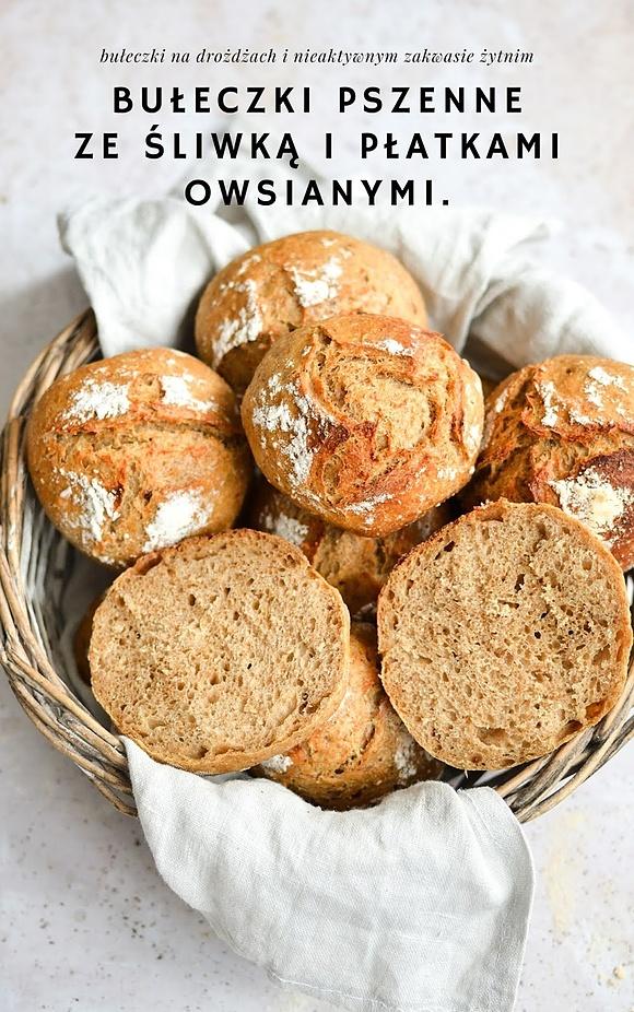 Bułeczki pszenne ze śliwką i płatkami owsianymi
