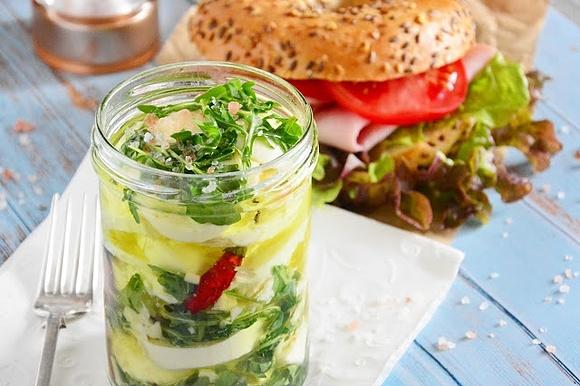 Mozzarella marynowana w czosnku i oliwie
