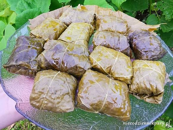 Dolma – gołąbki zawijane w liście winogron