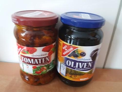 Pasta z suszonych pomidorów i oliwek - przepis na smaczną pastę