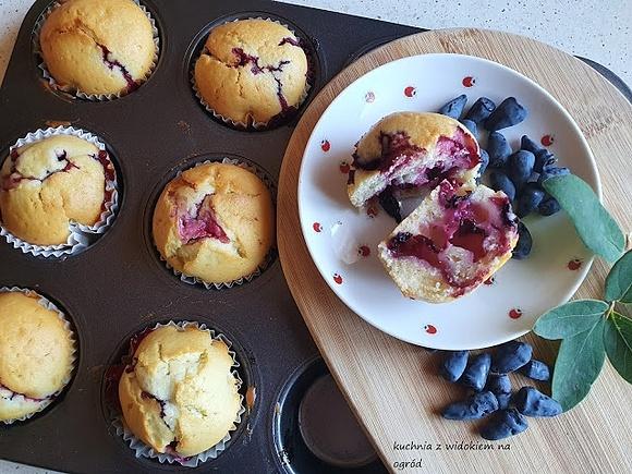 Błyskawiczne muffinki z jagodą kamczacką