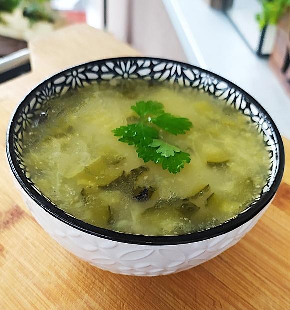 Lekka zupa ogórkowa