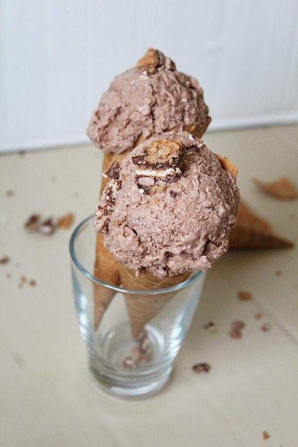 Domowe lody o smaku Knoppersa